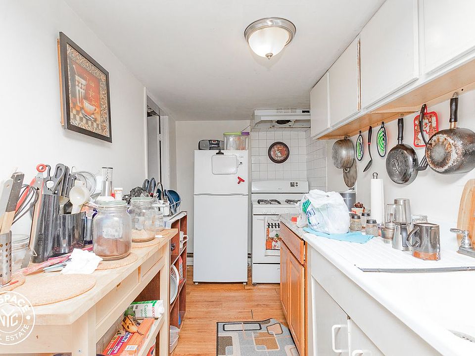 1st image of 3115 Snyder Ave #2