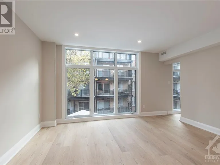 58 Florence St — Photo 40