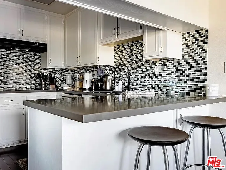 14245 Dickens St #1 — Photo 5