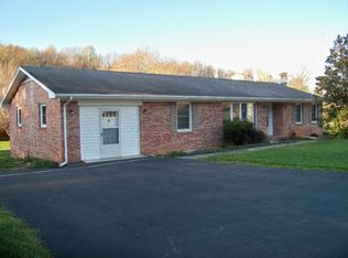 193 Valley View Dr NE, Abingdon, VA 24210