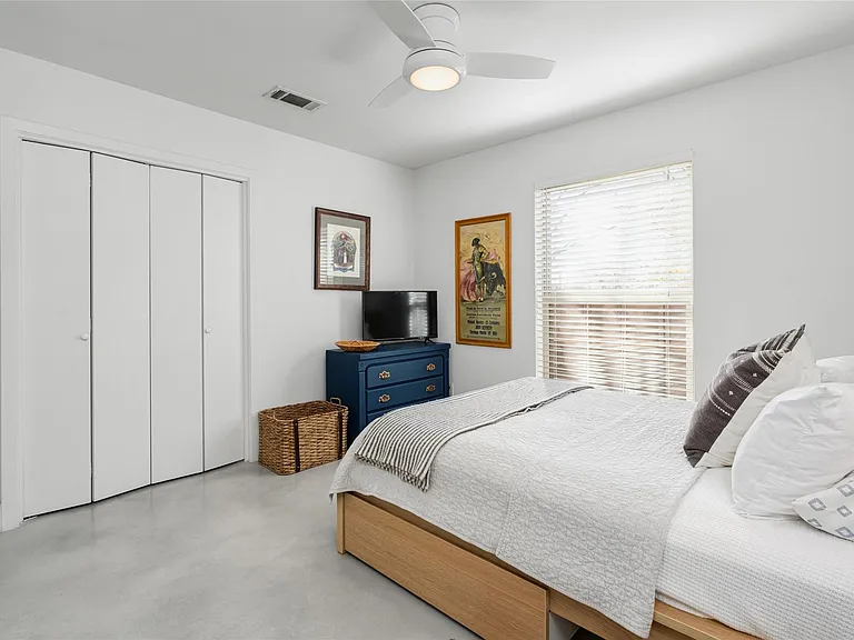 4620 Englewood Dr — Photo 22
