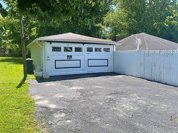 4th image of 608 N Race St