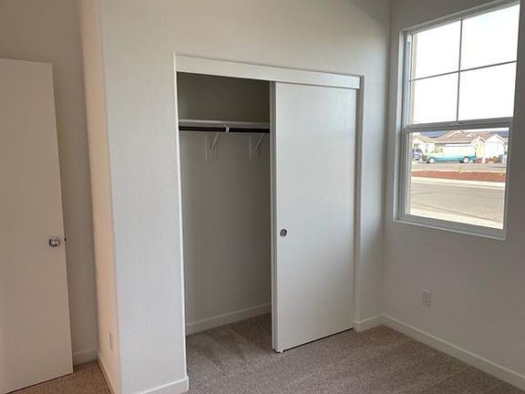 4th image of 319 Amabile Dr