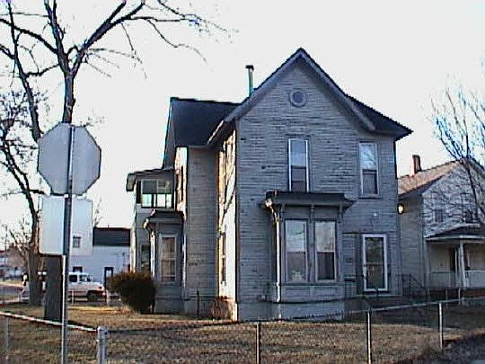1st image of 504 N 6th St