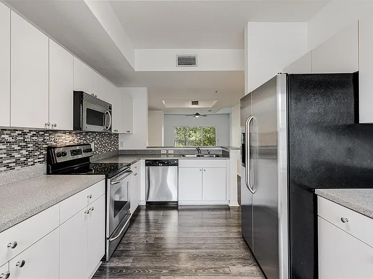 8900 NE 8th Ave #1107 — Photo 12