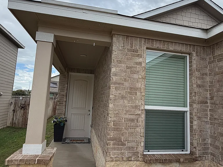 5530 Castle Brook Dr — Photo 2