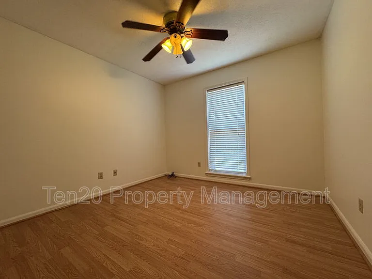 6446 Gloucester Ct — Photo 17