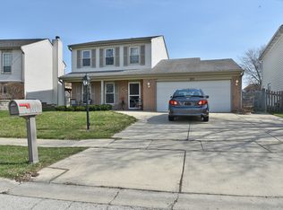 691 Briarwood Ln, Roselle, IL 60172