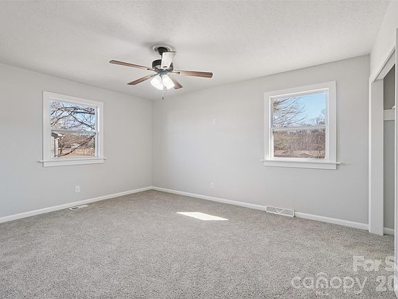 4th image of 127 Mullinax Dr