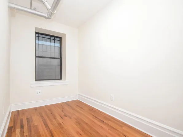 2333 Loring Place North image 7 of 8