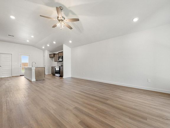 4th image of 2414 Bryan Ave
