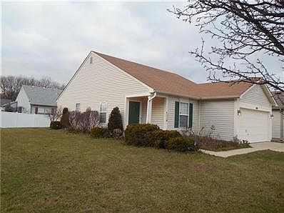 3rd image of 418 Grand Woods Dr