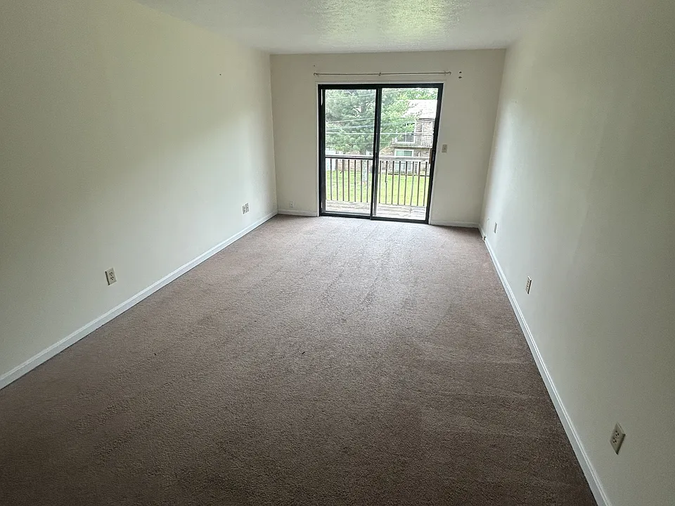 720 E Lincoln Trail Blvd #7