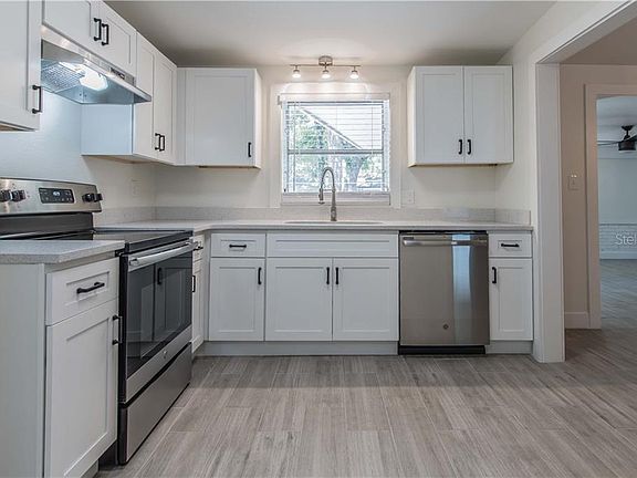 4th image of 3003 Maplewood Ave
