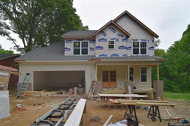 1st image of 207 Greenway St