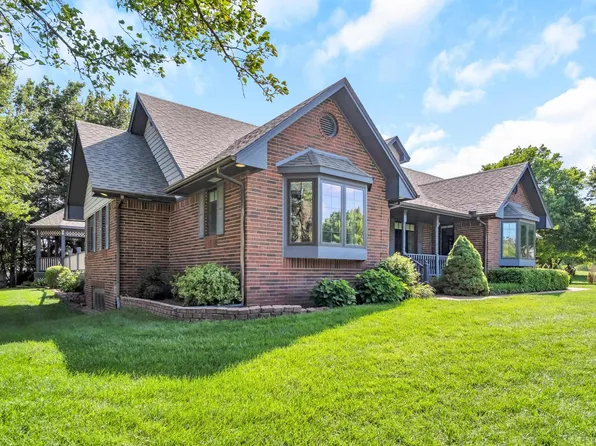 301 Campus Ct, Newton, KS 67117