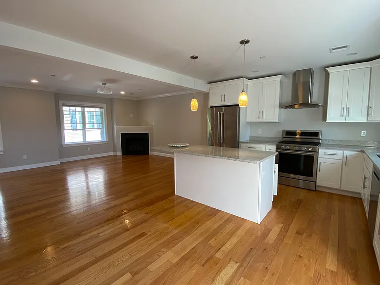 150 Quincy Ave #5B — Photo 2