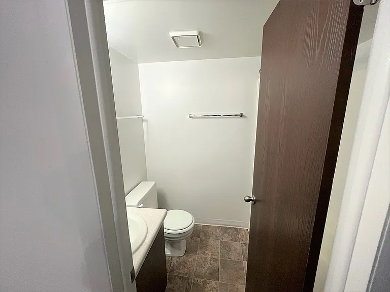 Charter Oaks Apartments — Photo 35