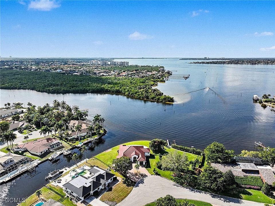 1st image of 866 Cal Cove Dr
