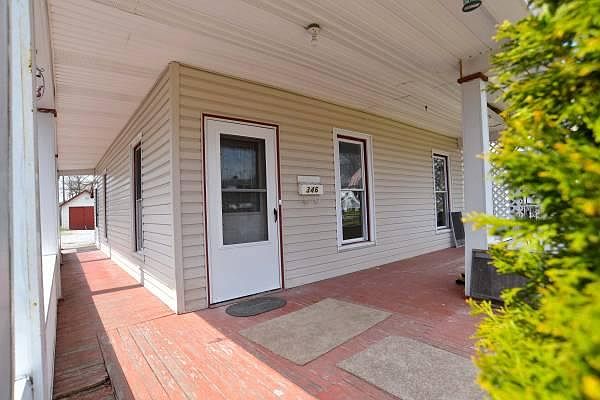 1st image of 346 2nd St NE