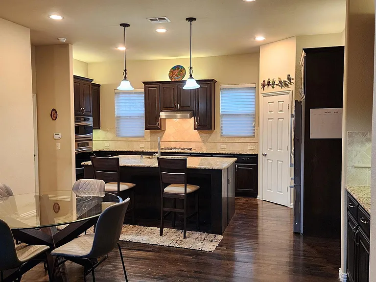 10082 Drawbridge Dr — Photo 7
