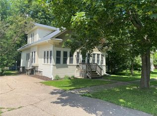 1215 8th St E, Menomonie, WI 54751