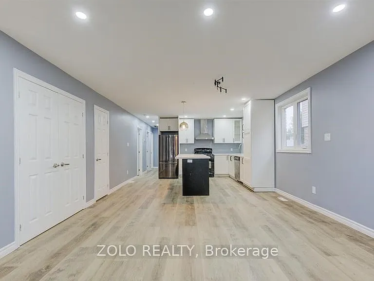 15 Nathaniel Cres #UPPER — Photo 25