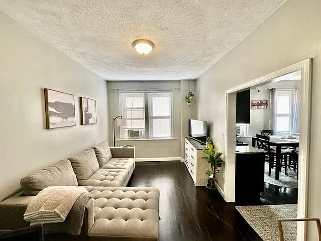 8 Margaret St #4 — Photo 6