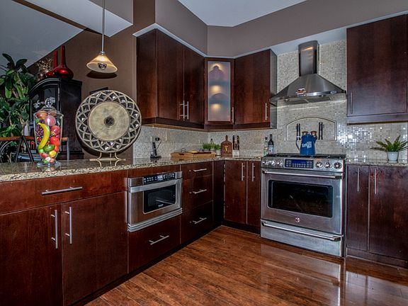 3rd image of 787 Graceland Ave Unit 405B