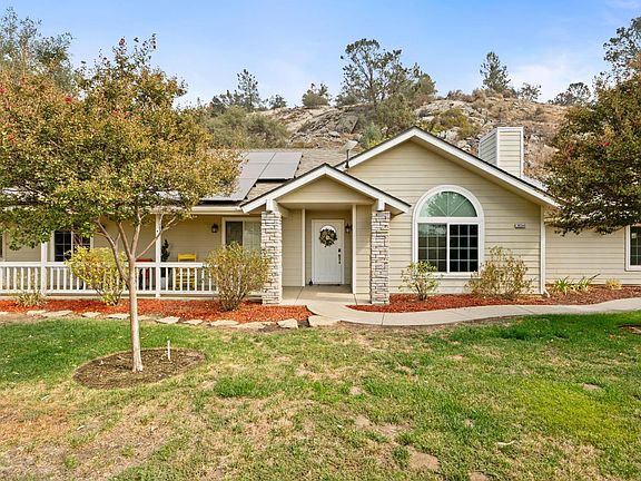 2nd image of 30240 Gooseberry Ln