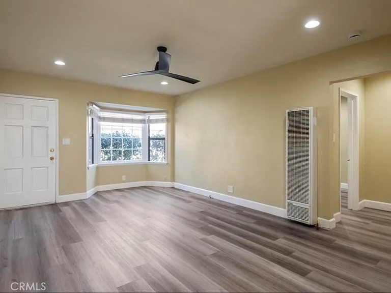 15717 Brighton Ave #B — Photo 8