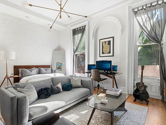 3rd image of 27 S Portland Ave APT 3
