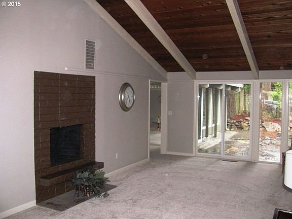 5th image of 801 SE 94th Ave
