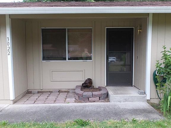 2nd image of 3022 Saint James Ct NW