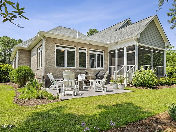 4th image of 3719 Fairfield Way