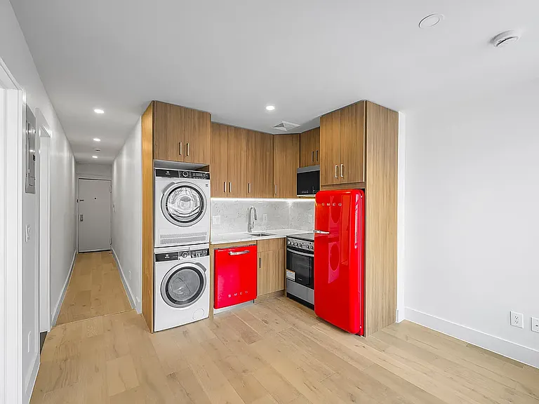 236 W 15th St #62 — Photo 2
