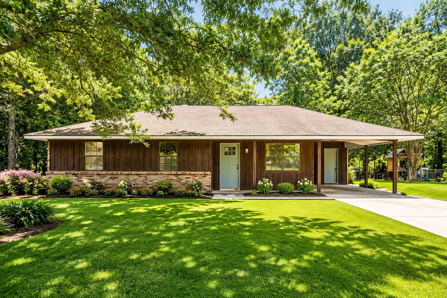 Oak Grove 3BR | 1.5BA | $1,600 Rent | $1,600 Deposit | 1 year lease — Photo 1