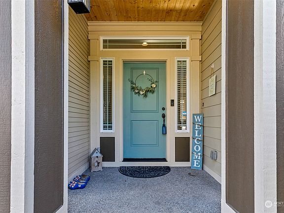 4th image of 15012 82nd Avenue E