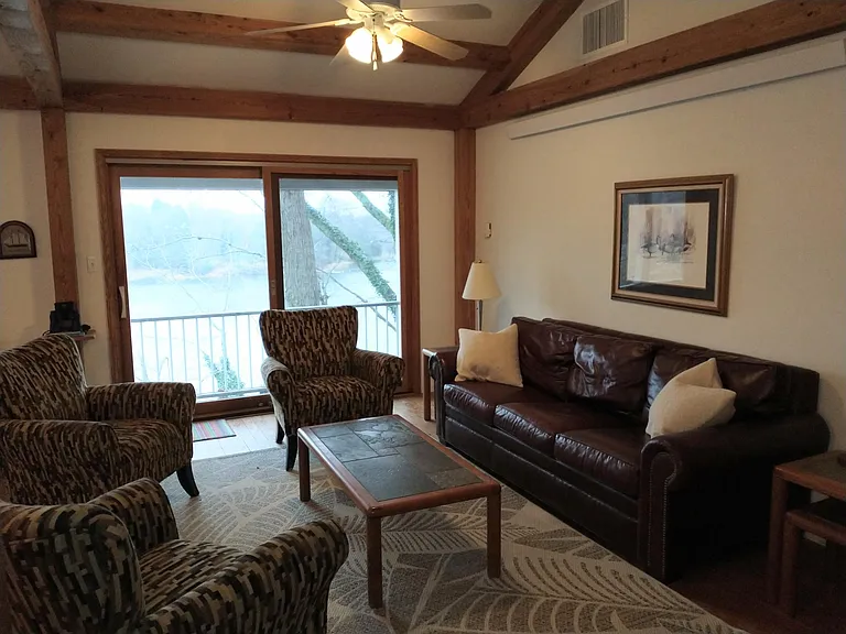 402 Forest Beach Rd — Photo 5