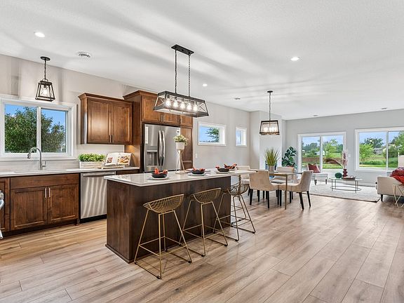 3rd image of 4907 Evergreen Dr N