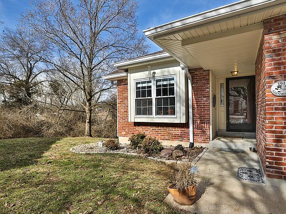 3rd image of 8619 Glenmont Ct