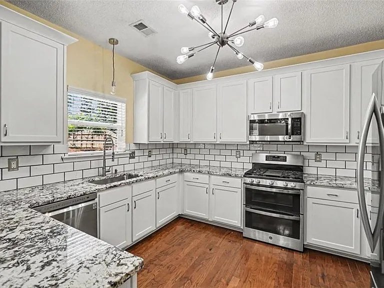 348 Darbys Run Ct — Photo 8
