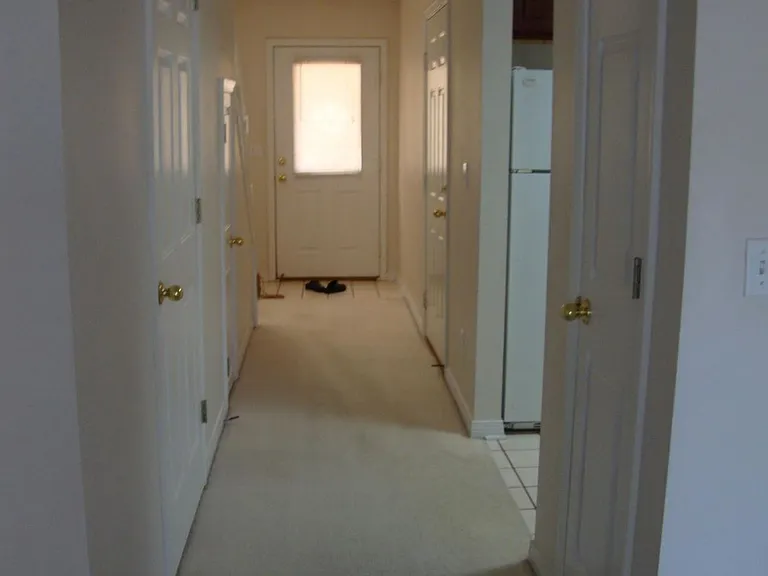 880 Dunwoody Pl — Photo 4