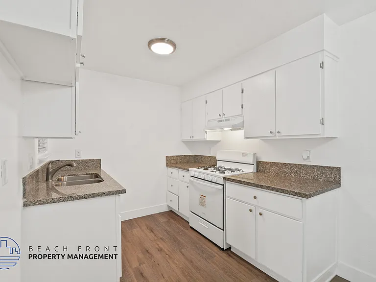 1500-1794 E. Kay St. (1515 Rosecrans) — Photo 1
