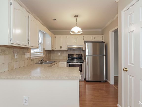 3rd image of 4123 Whitney Pl NW