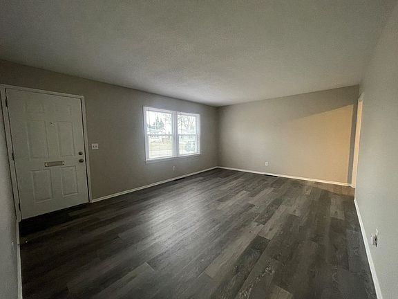 4th image of 7612 S 39th Ave