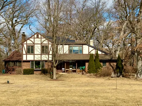 40W868 Creekwood Dr, Elgin, IL 60124