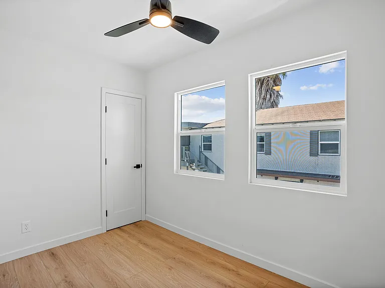 4451 Illinois St — Photo 14