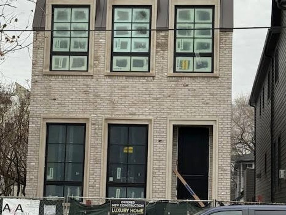 1st image of 2222 N Southport Ave