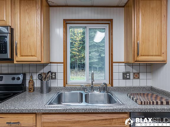 2nd image of 2425 Edsson Ave